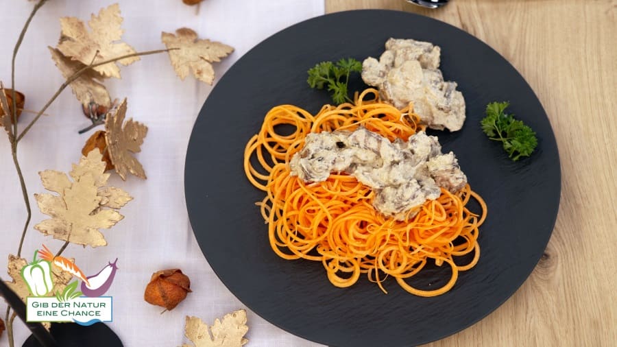Rezept für Jetzt Süßkartoffel-Spaghetti mit Pilzrahmragout